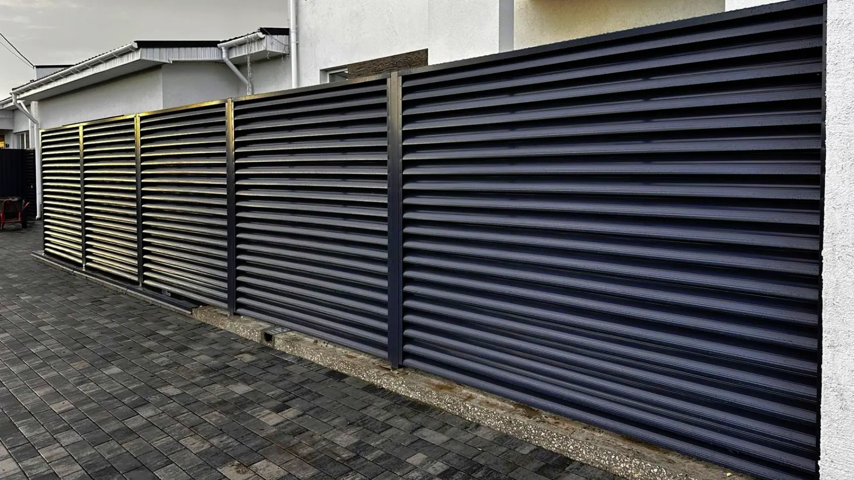 Фото 1 забор жалюзи RAL 9005 Черный двусторонний