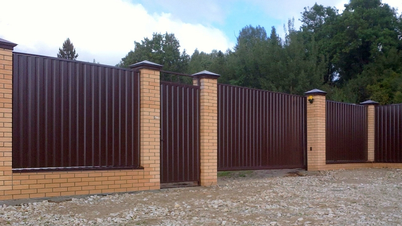Забор из профнастила