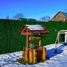 Вечнозеленый забор Grass Fence рулон 2м на участке